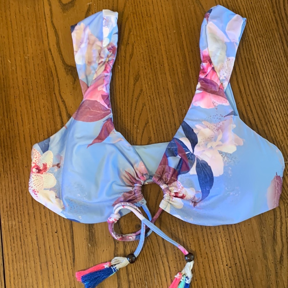 NWOT Isabella Rose Women’s Birds‎ of a Feather Bralette Blue Medium Tassels